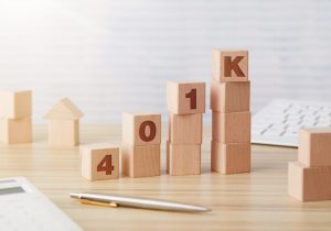 401K wooden blocks chart on desk